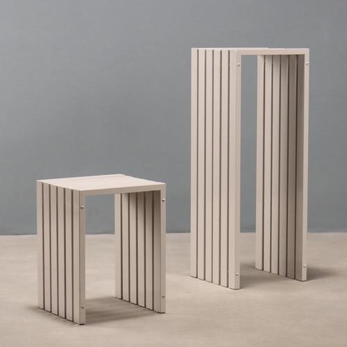 Silver Vintage Display Stands in Enamelled Metal, Italy, 1980s, Set of 2 For Sale - Image 8 of 8