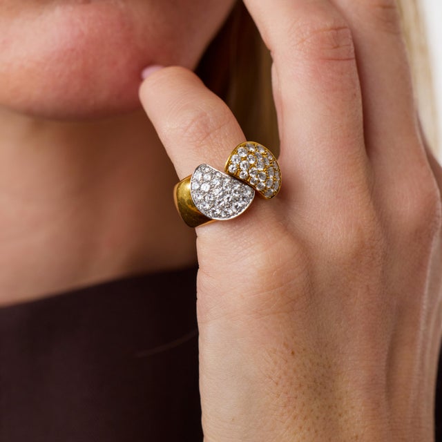 Mid Century 1.60 Carat Diamond 18k Yellow and White Gold Bypass Ring, Size 6.5 For Sale - Image 4 of 5
