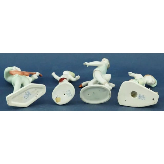 20th Century Porcelain Sculptures of 4 Children from Hollohàza Manufactory, Aquincum, Hungary, Mid-1950s, Set of 4 For Sale - Image 14 of 18