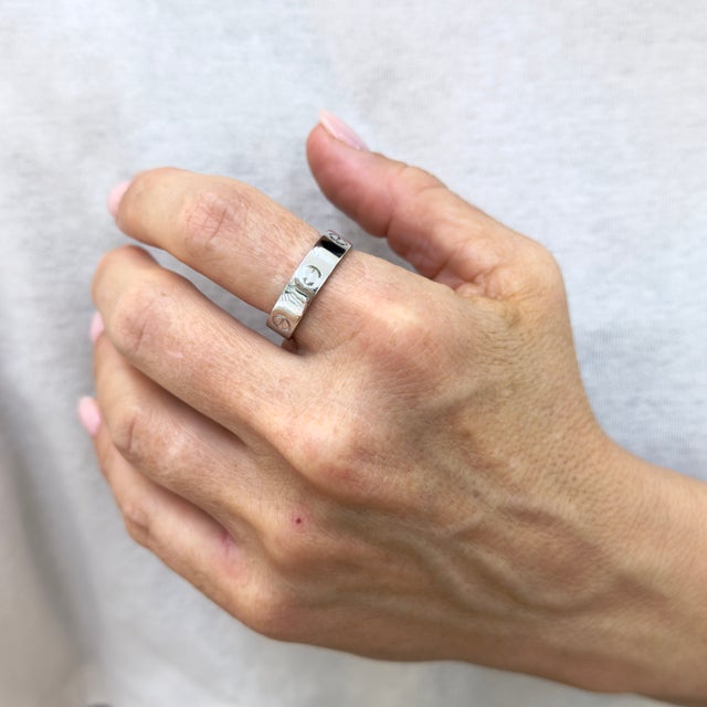 Silver Men’s Cartier Love Classic Model 18k White Gold 5.5mm Wedding Band Ring, Size 10 For Sale - Image 8 of 8