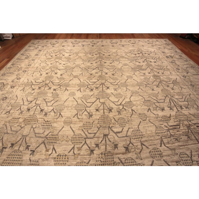 Beautiful Large Chic Modern Contemporary Decorative Area Rug, Country of Origin: Central Asia, Circa date: Modern Rugs