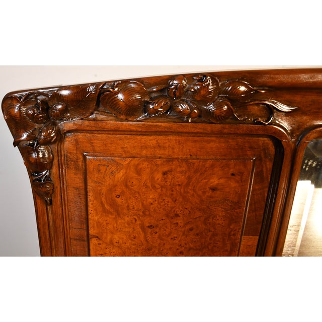 French 1900s Antique French Walnut & Burl Walnut Server / Buffet / Sideboard With Mirror For Sale - Image 3 of 18