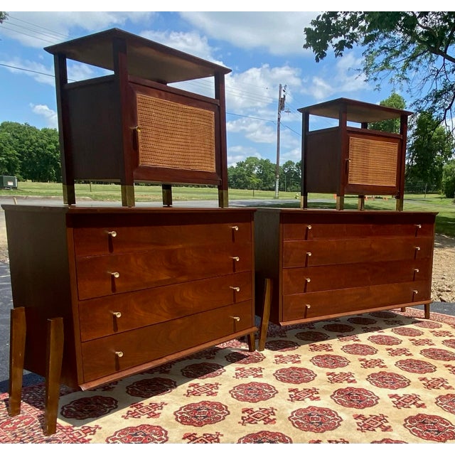 Mid-Century Modern Vintage 1960s Mid Century Modern 4 Piece Dresser and Nightstand Set For Sale - Image 3 of 11
