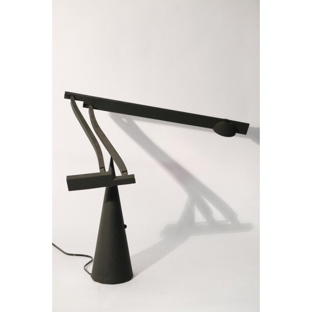 Modern 1980s Sculptural Table Lamp by Mario Barbaglia and Marco Colombo for Italiana Luce For Sale - Image 3 of 8
