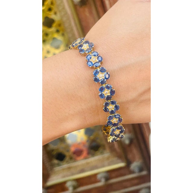 18k Yellow Gold Floral Blue Sapphire and Diamond Bracelet, 21.25 Ct by VRJewels For Sale - Image 10 of 16