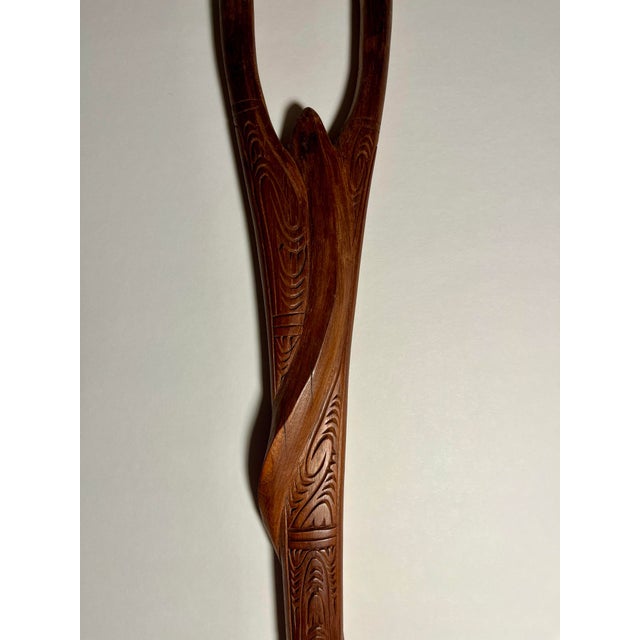 Wood Vintage Papua New Guinea Coastal Sepik Murik Lakes Hand Carved Walking Stick For Sale - Image 7 of 8