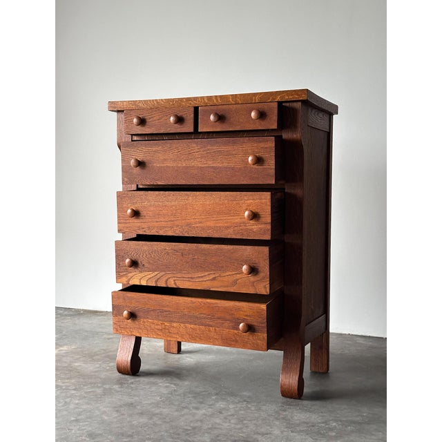 Brown Early 20th Century Quartersawn Oak Chest of Drawers, Turn-of-the-Century For Sale - Image 8 of 18
