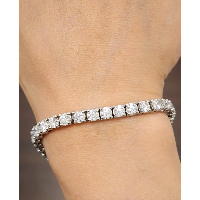 Modern 11.57 Ct Diamond Tennis Bracelet For Sale - Image 3 of 9