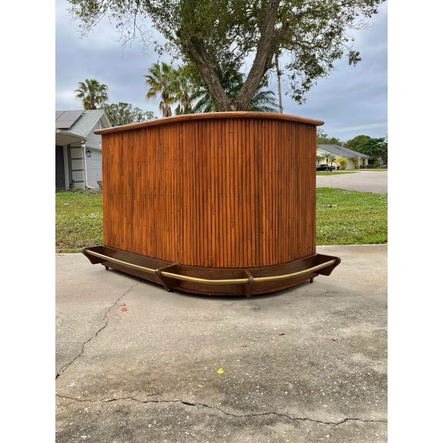Mid-Century Modern Unique Vintage Wood and Bamboo Full Dry Bar Set + Four Matching Swivel Bamboo Stools For Sale - Image 3 of 12