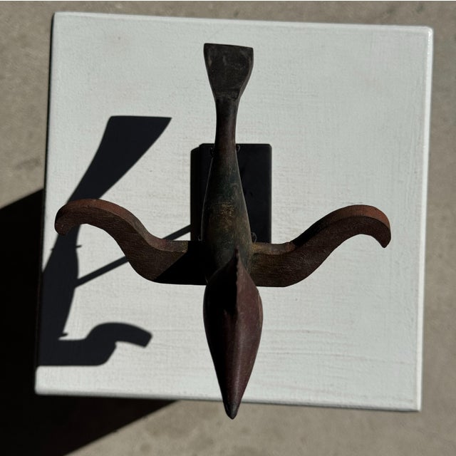 Traditional Indonesian Decorative Wooden Bird on a Base with a Crest and Rounded Wings For Sale - Image 13 of 16