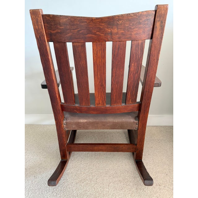 Arts & Crafts 1910s G. Stickley v-Back Rocking Chair For Sale - Image 3 of 10