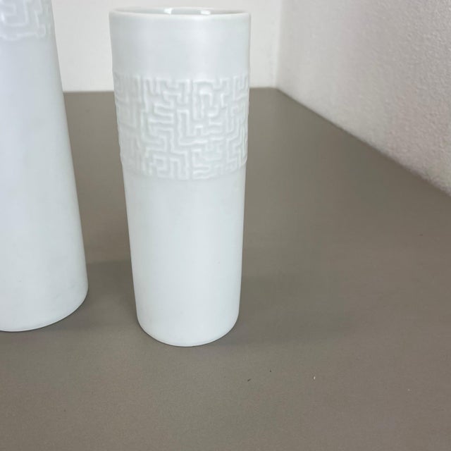 Abstract Porcelain Vases by Cuno Fischer for Rosenthal, Germany, 1980s, Set of 2 For Sale - Image 13 of 18