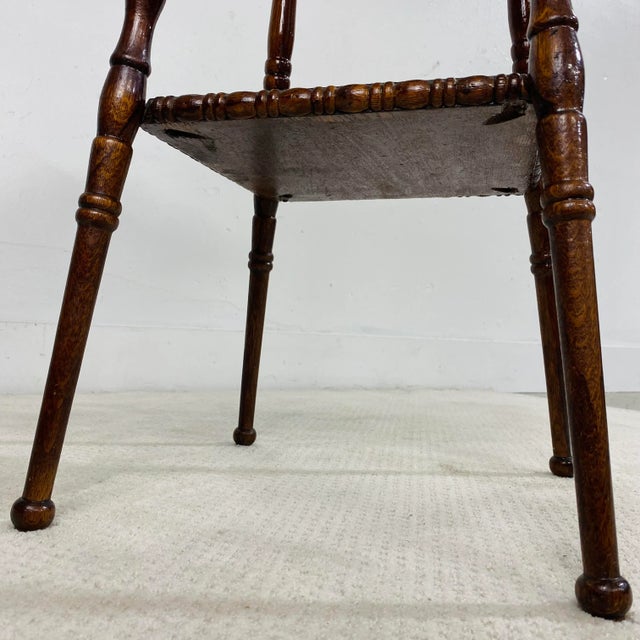 Early American Golden Tiger Oak Accent End Table With Two Tier Carved Beaded Wood Edges and