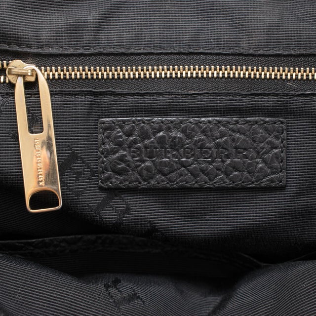Black Burberry Dewsbury Medium Black Heritage Grain Leather Tote Bag For Sale - Image 8 of 13