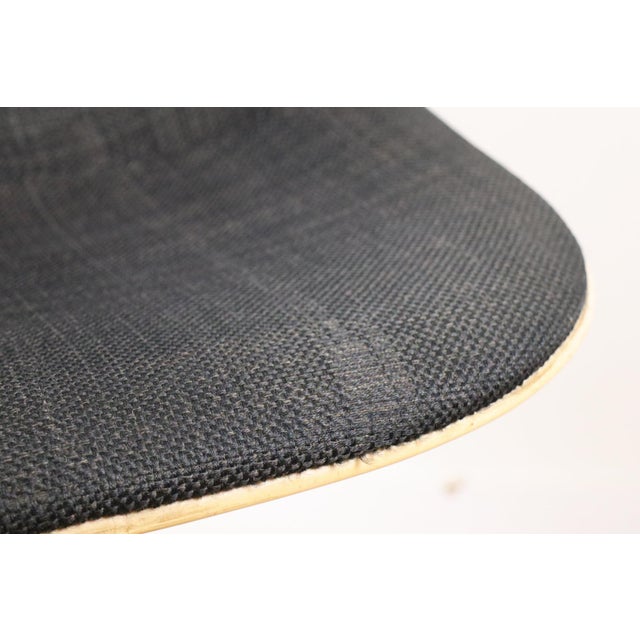 Black Adjustable Swivel Chair in Fiberglass by Charles and Ray Eames for Herman Miller, 1960s For Sale - Image 8 of 16