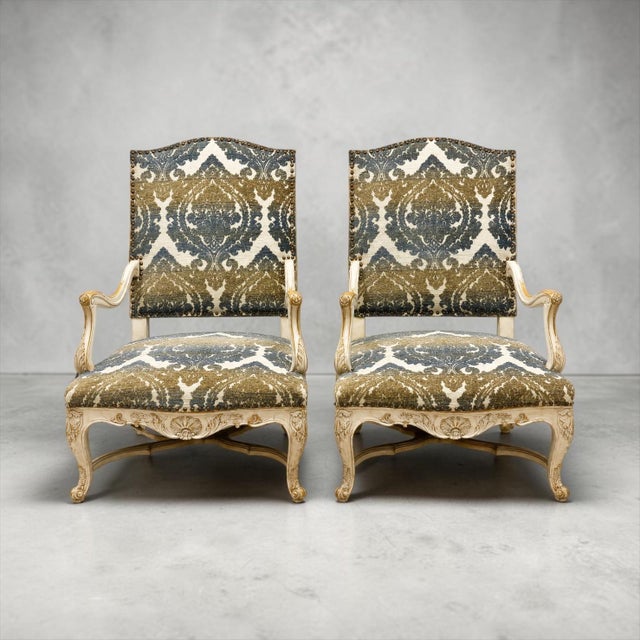 Early French Louis XV Style Bergere Chairs Shell Apron Cerused Finish - Pair For Sale - Image 10 of 10