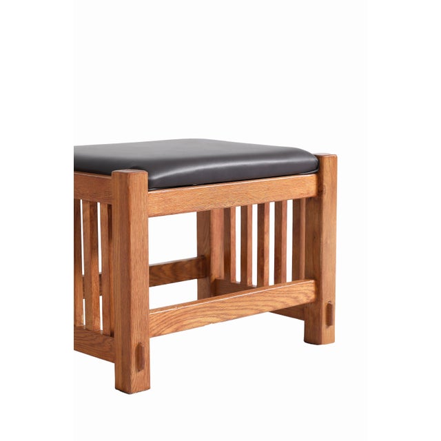 Bring timeless elegance to your home with the Mission Oak Foot Stool - Spindles. Crafted in the Mission / Arts Crafts...