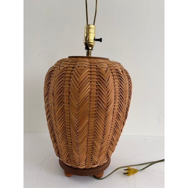 1970s Vintage 1970s Woven Rattan Table Lamp – Sculptural Urn Form Boho Coastal For Sale - Image 5 of 9