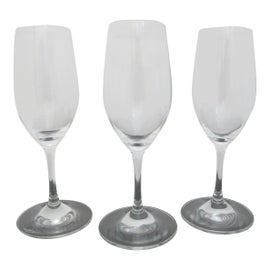 Example of Champagne Flutes in Portland, OR