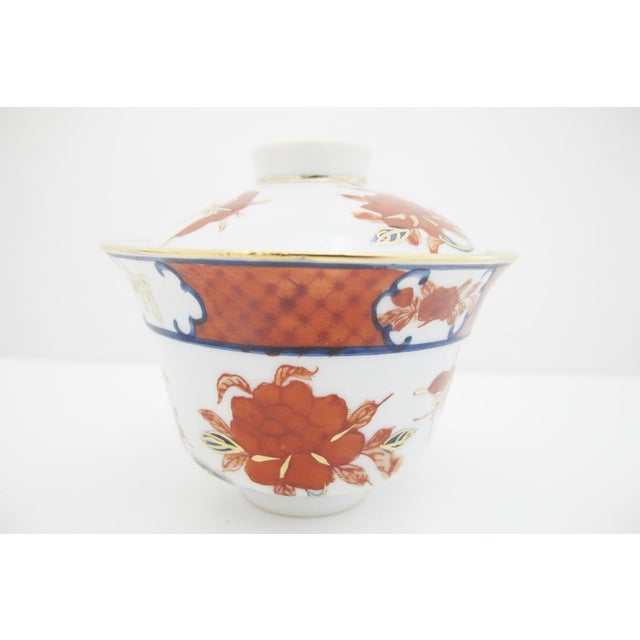 Japanese Imari Porcelain Butterfly & Flower Gold Lidded Tea Bowl Saucer Pair For Sale - Image 9 of 15