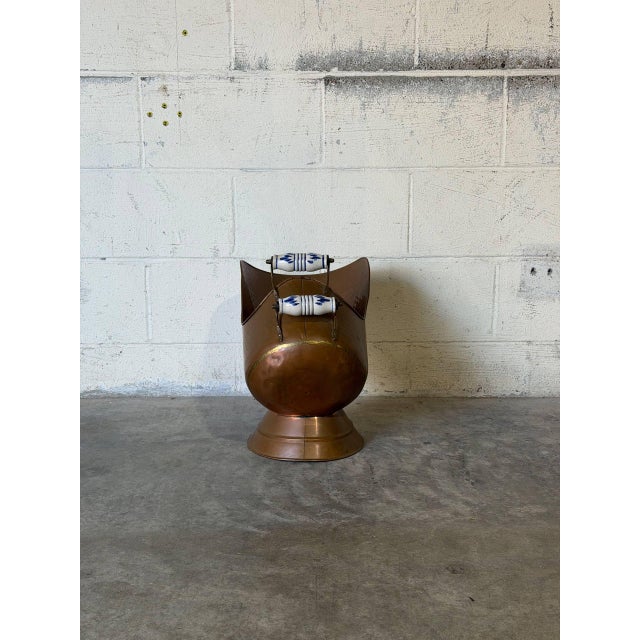 Hammered Copper Firewood Holder With Ceramic Handles Vintage Mid-Century Modern 1960s For Sale In Los Angeles - Image 6 of 11