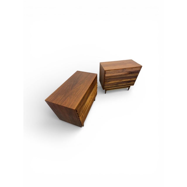 American of Martinsville Mid-Century Modern Dania Walnut Bachelor Chests - Set of 2 For Sale - Image 4 of 9