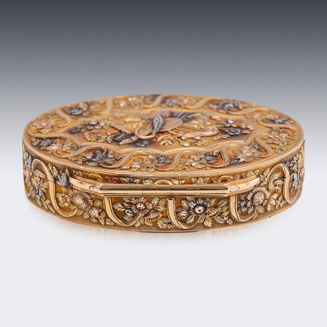 Metal Antique Continental 3-Colour Gold Snuff Box, 1800s For Sale - Image 7 of 18
