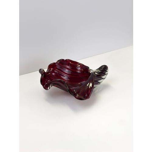 1960s Large Red Sommerso Murano Glass Shell Bowl attributed to Alfredo Barbini, 1960s For Sale - Image 5 of 12