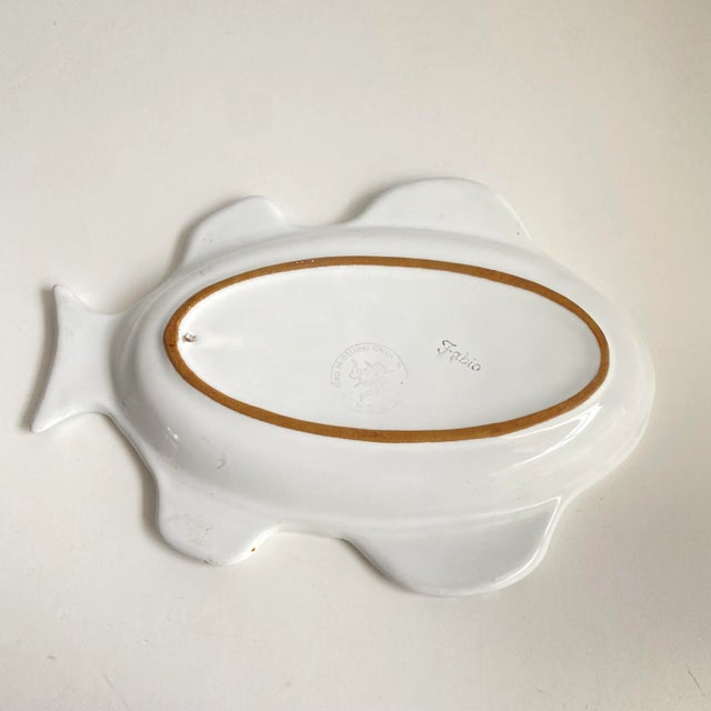 Mid 20th Century Vintage Italian Pottery Caleca Fabio Fish Plate Hand Painted Decorative Dish Signed For Sale - Image 5 of 9