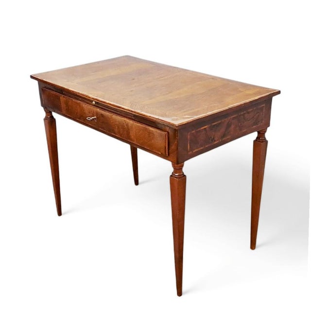Small Antique Desk in Walnut, 1700s For Sale - Image 4 of 10