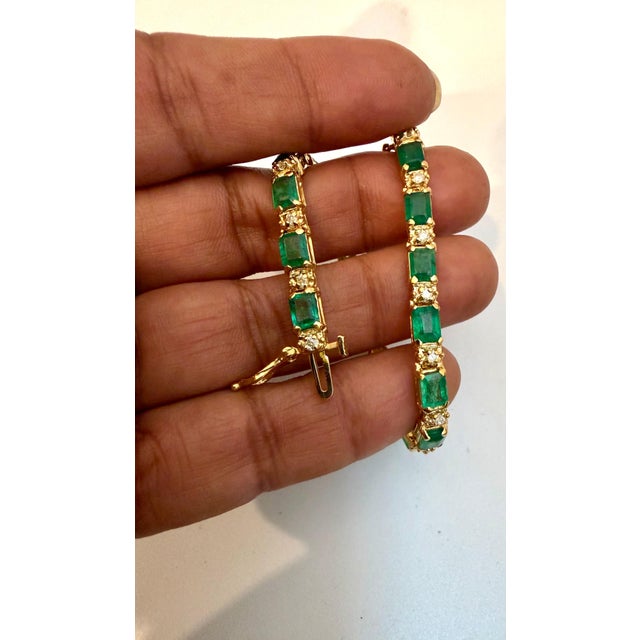 9 Carat Emerald Cut Emerald and Diamond Tennis Bracelet 14 Karat Yellow Gold For Sale - Image 11 of 18