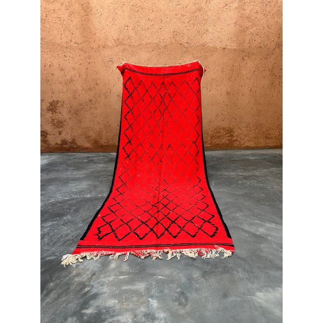 Everyone strives to achieve the perfect home decoration that can be flaunted to relatives and in the same time, be a...