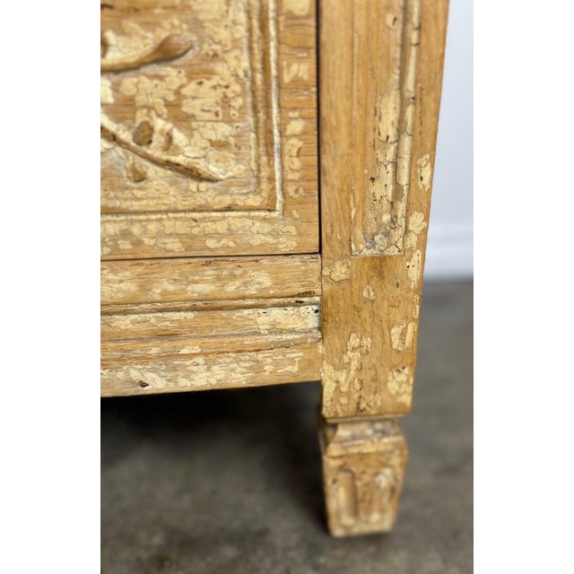 Late 19th Century Pair of Swedish Gustavian Painted Four-Drawer Chests of Drawers For Sale - Image 9 of 18