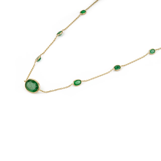 VR Jewels VRJewels 3.47 Carats Zambian Emeralds Chic Byzantine Necklace in 14k Yellow Gold For Sale - Image 4 of 17