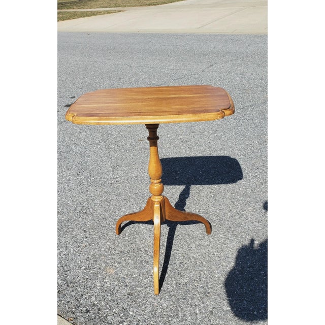 Modern Ethan Allen Maple Spider Feet Tilt-Top Tray Side Table For Sale - Image 3 of 9
