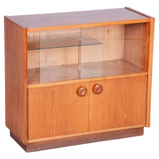 Mid-Century Bookcase in Oak & Glass attributed to Up Závody, Czech, 1950s For Sale