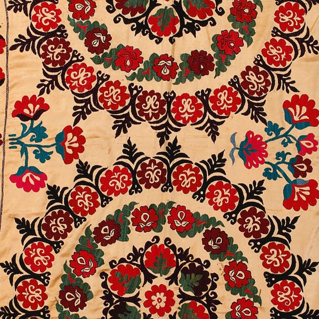 Contemporary 5.4x8.6 ft Silk Embroidery Wall Hanging, Vintage Tablecloth, Yellow Bedspread For Sale - Image 3 of 4