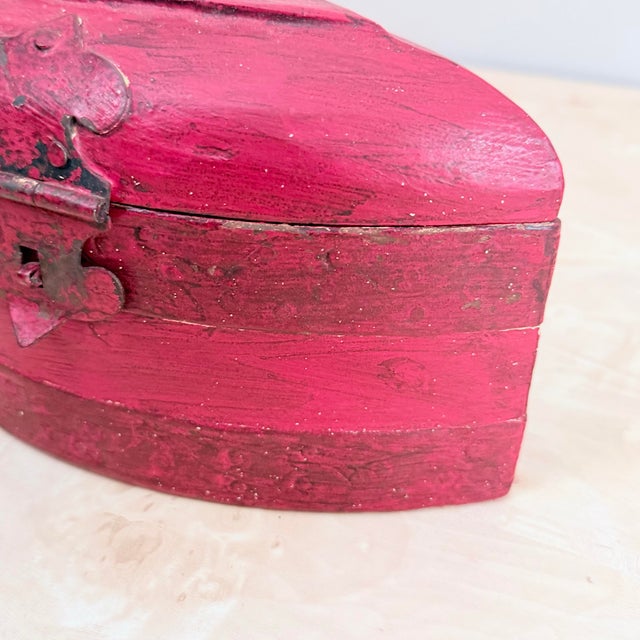 Chinese Vintage Chinese-Style Hand-Painted Red Lacquer Box With Iron Hardware and Swing Handle For Sale - Image 3 of 6