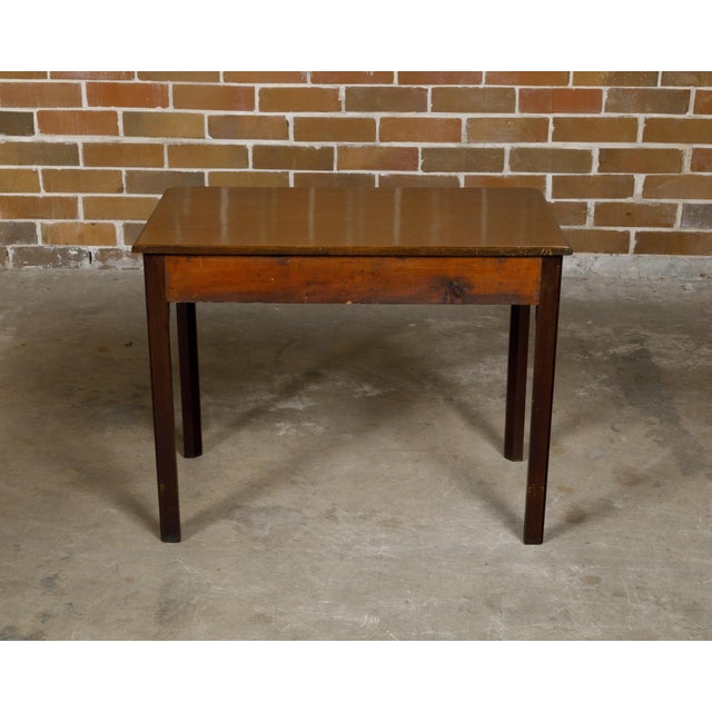 Wood English 18th Century Georgian Period Walnut Side Table with Single Drawer For Sale - Image 7 of 12