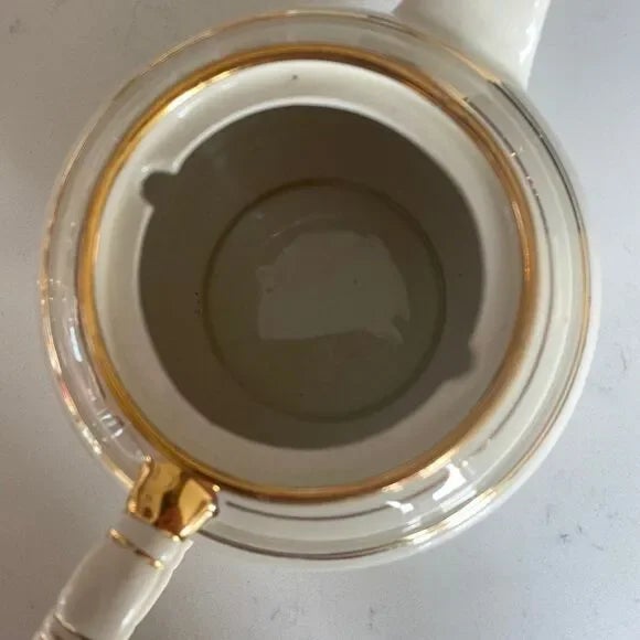 Vintage Sadler Horizontal Gold Ribbed Design in Ivory White 1947 Teapot For Sale - Image 9 of 10