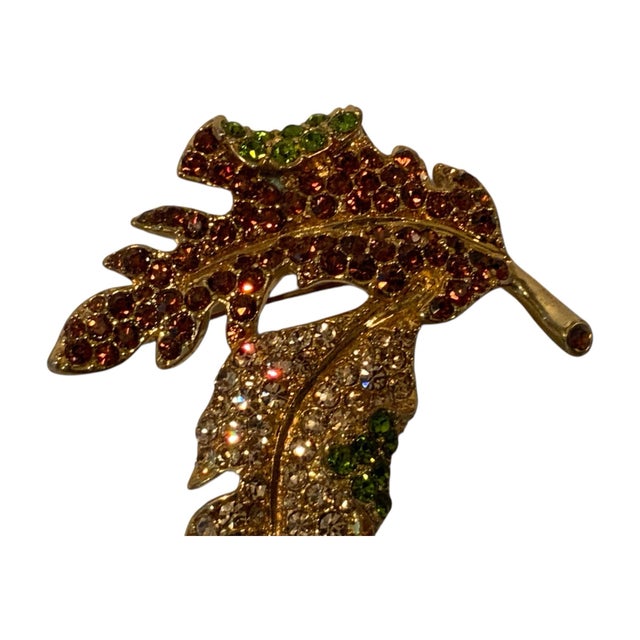 Traditional 1980s Kenneth Jay Lane Amber / Yellow Crystal / Peridot Green Two Leaf Vintage Brooch For Sale - Image 3 of 5