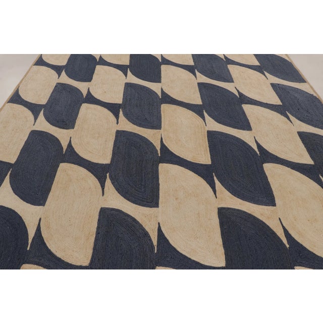 Rug & Kilim Contemporary Interlocking Wave Grid Rug in Navy & Beige by Rug & Kilim, India For Sale - Image 4 of 10