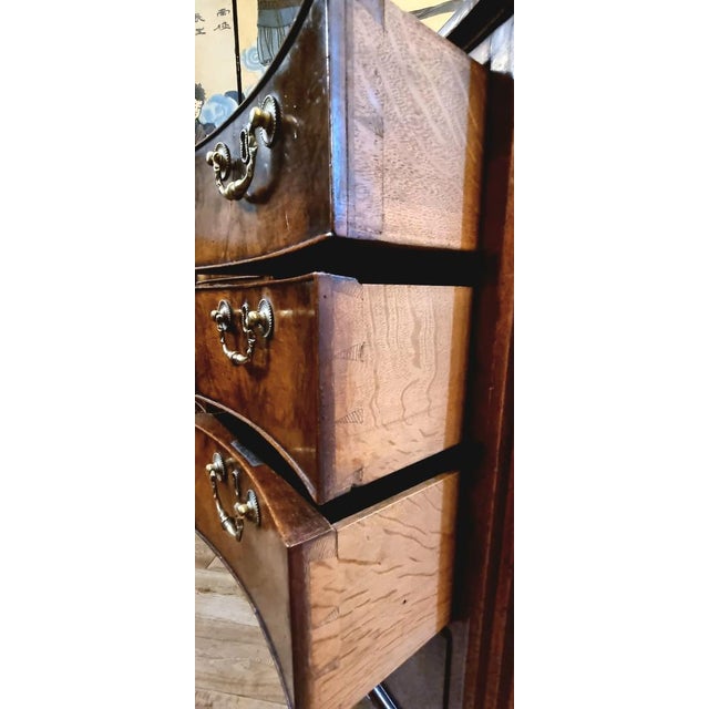 Brown 18th Century English Mahogany Serpentine Kneehole Desk, 1760s For Sale - Image 8 of 11