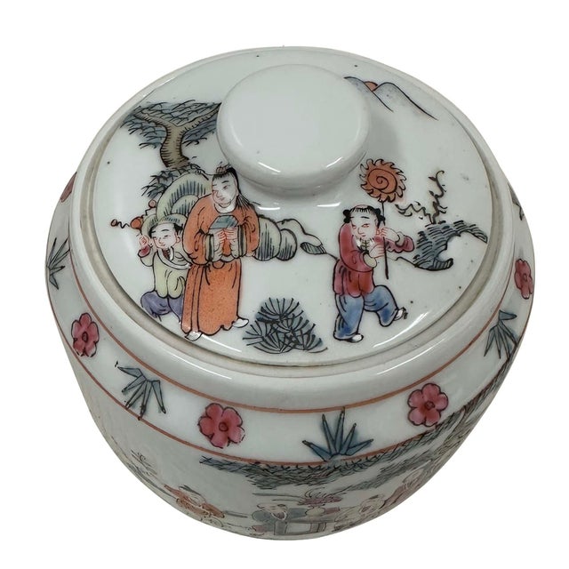 Ceramic Early 20th-Century Antique Chinese Porcelain Jar With Lid For Sale - Image 7 of 9