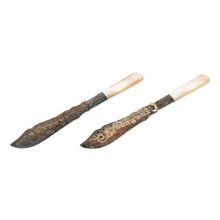 Pair of Victorian Silver Plate and Mother-of-Pearl Fish Knives For Sale