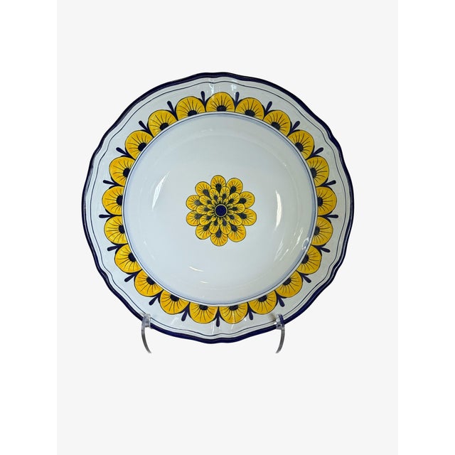 Italian Stratificata Large Serving Bowl | Hand-Painted Italian Serving Bowl From Deruta For Sale - Image 3 of 6