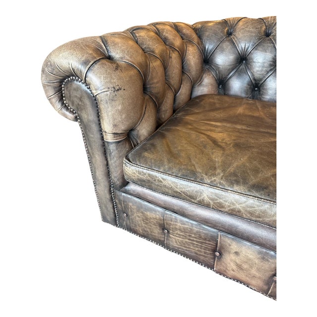 Beige Chesterfield 3-Seater Sofa and Club Chair in Leather, Set of 2 For Sale - Image 8 of 11