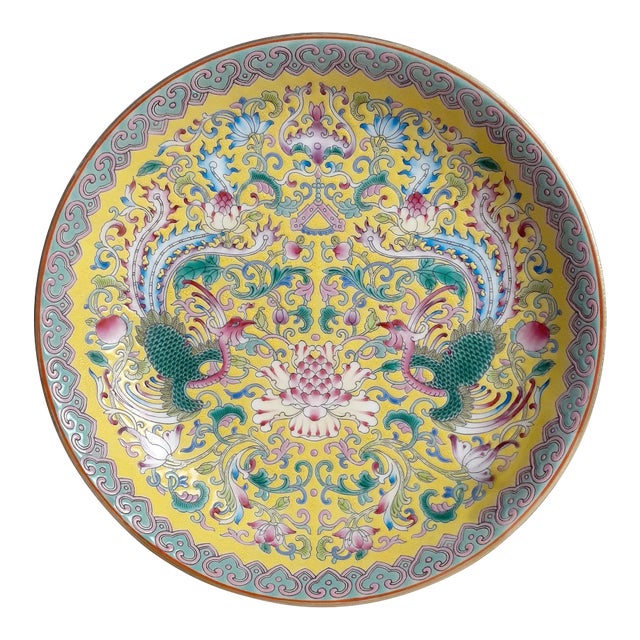 Early 20th Century Chinese Porcelain Double Fenghuangs Bowl For Sale