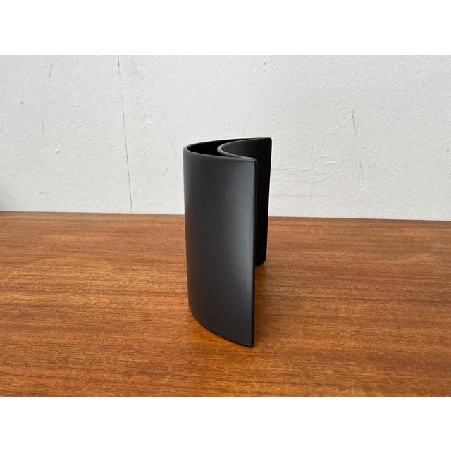 Postmodern Minimalist Ceramic Crescent Vase from Asa Selection, 1980s For Sale - Image 9 of 18
