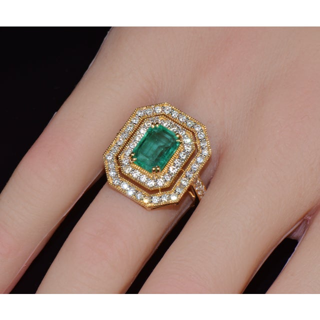 Early 21st Century Certified Natural 3.4cts vs F Diamond Emerald 18k Solid Gold Cocktail Milgrain Ring, Size 6.5 For Sale - Image 5 of 15